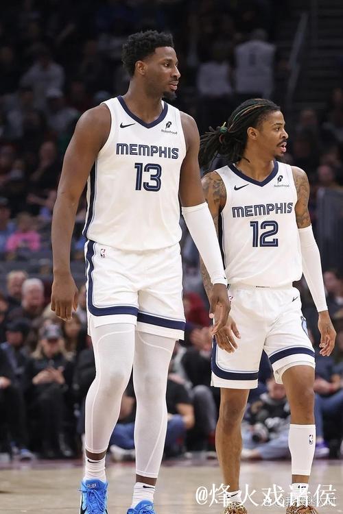 灰熊首发：莫兰特、韦尔斯、考沃德、阿尔达马、小杰克逊