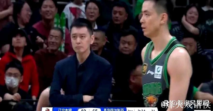 弗格投篮碰到徐杰脸部 杨鸣对着闫军贴脸输出